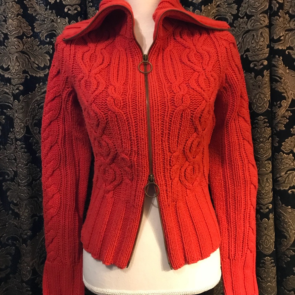 Express Sweater - Picture 3 of 4